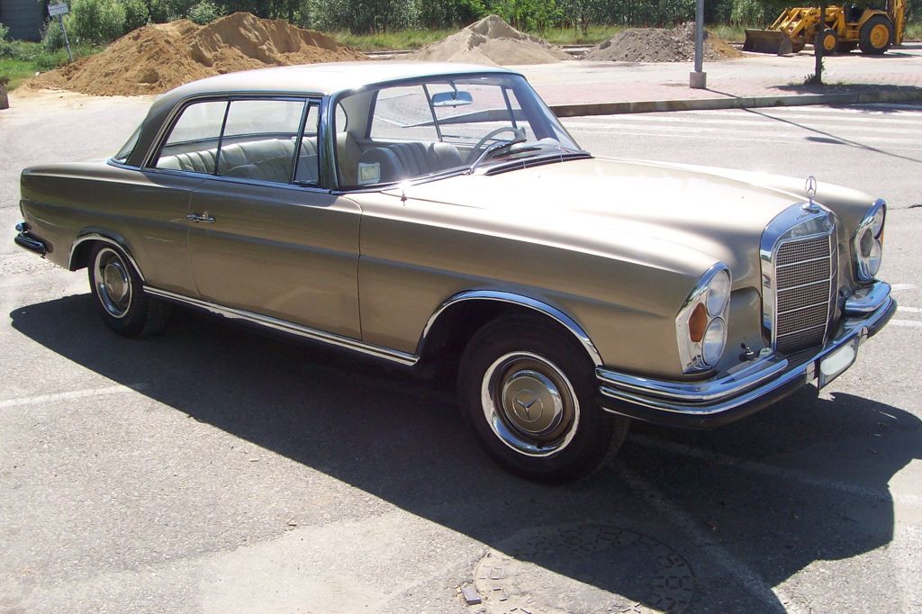 Mercedes 250ce coup #2